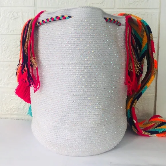 SOLD!!! Authentic Wayuu Bag/ White/ multicolored/ Decoration in gems/ Size L. - Picture 3 of 4